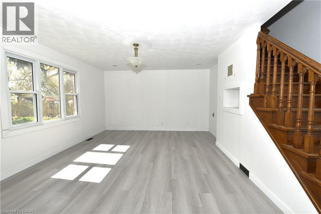 540 WELLINGTON Avenue S - Image 7