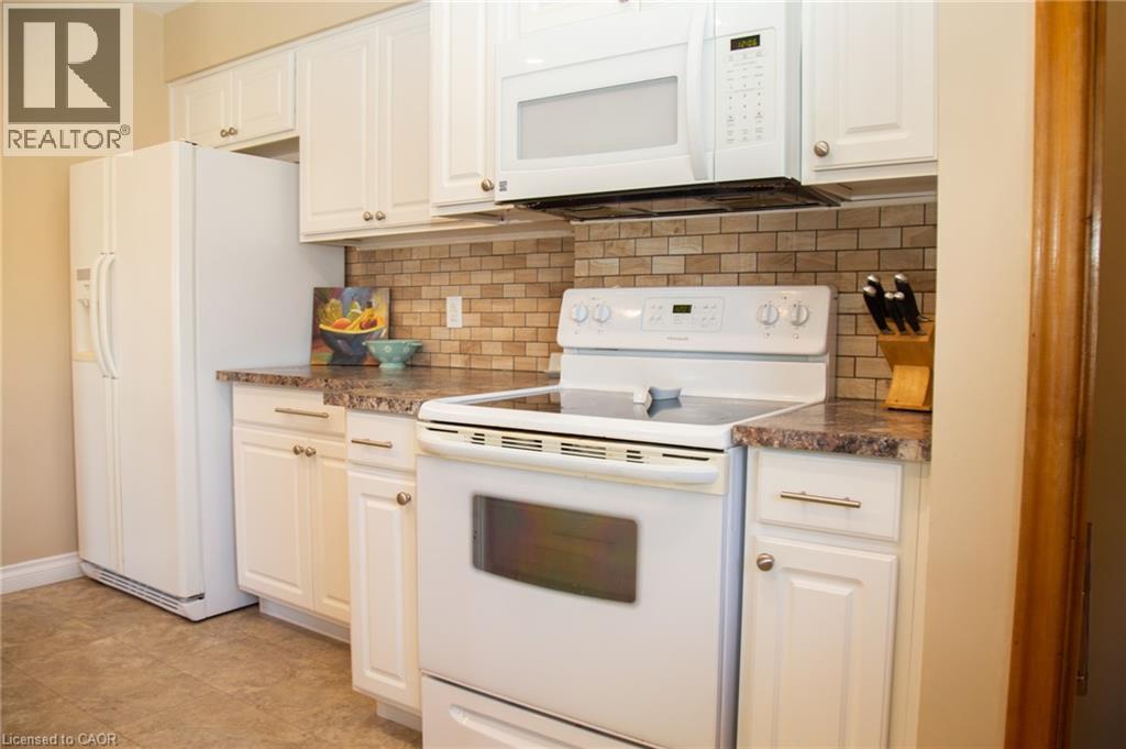 42 HAWTHORNE Avenue - 14