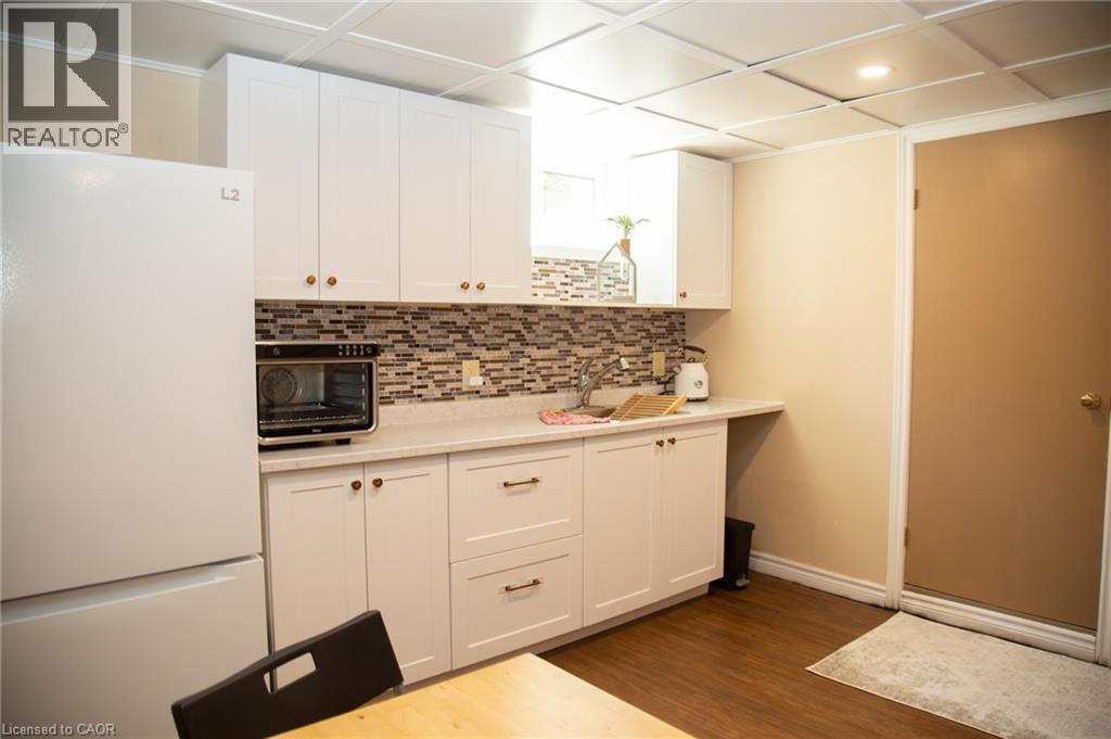42 HAWTHORNE Avenue - Image 38