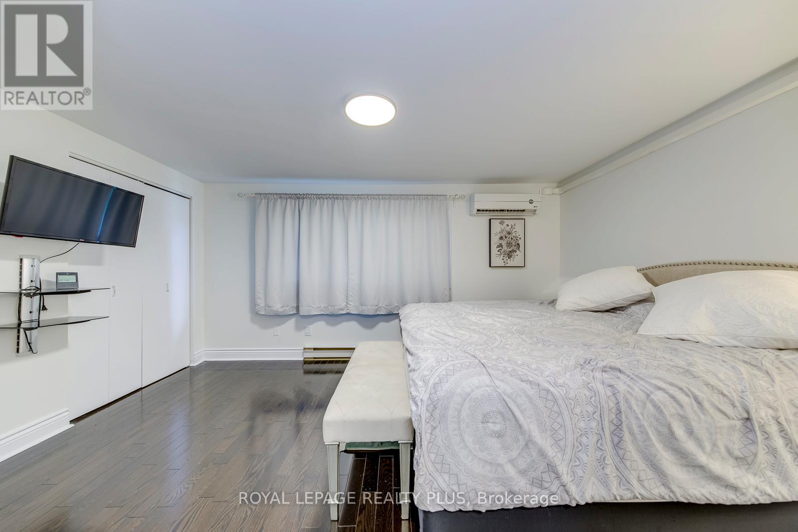 #1 640 RATHBURN ROAD E - 20
