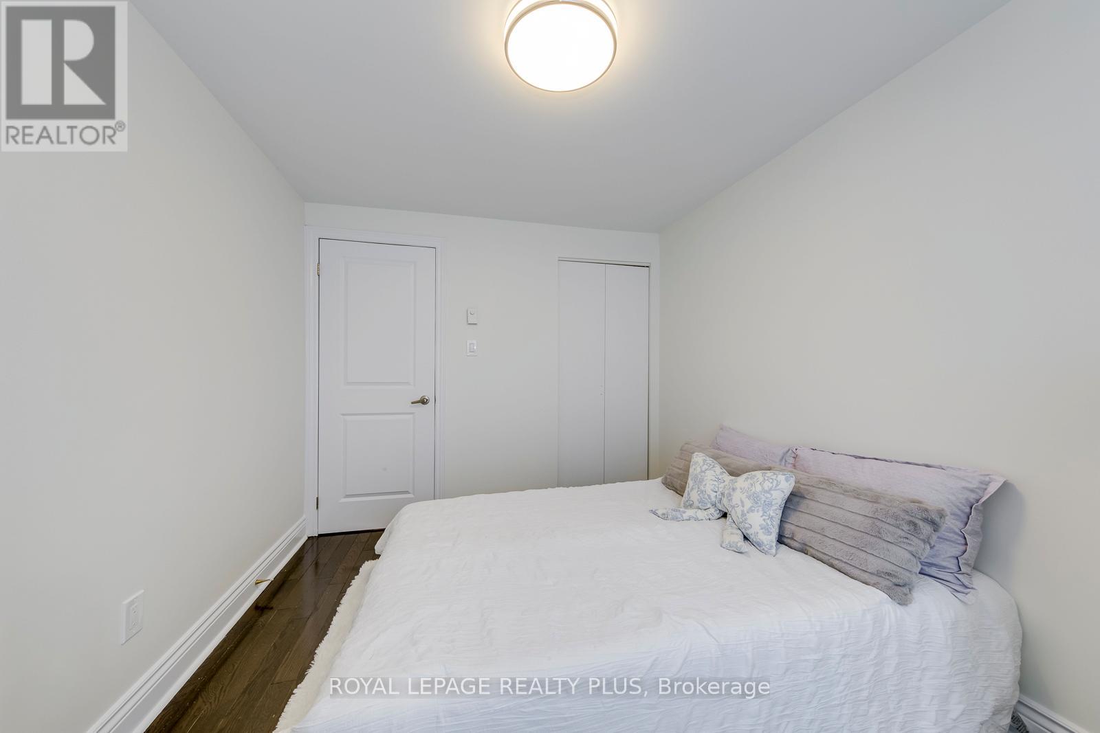 #1 640 RATHBURN ROAD E - 27