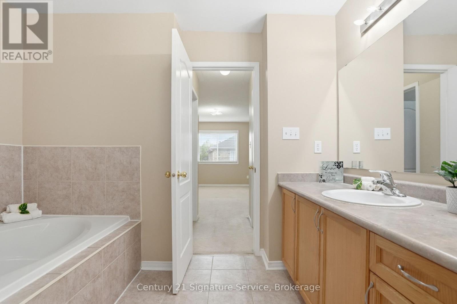 4 CLOVERLAWN STREET - 25