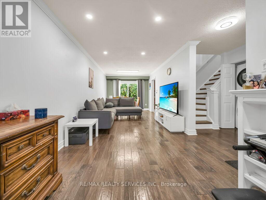 3079 BARTHOLOMEW CRESCENT - 7