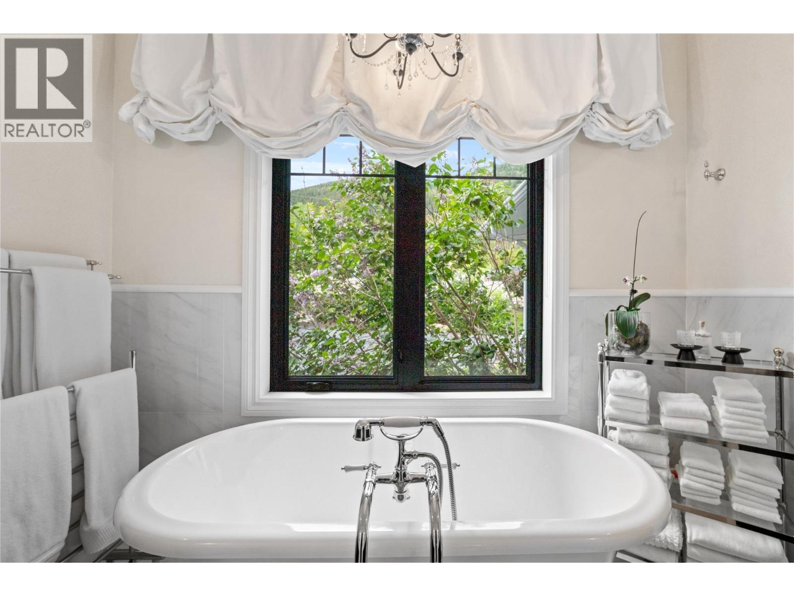 4680 56 Street NW - 45