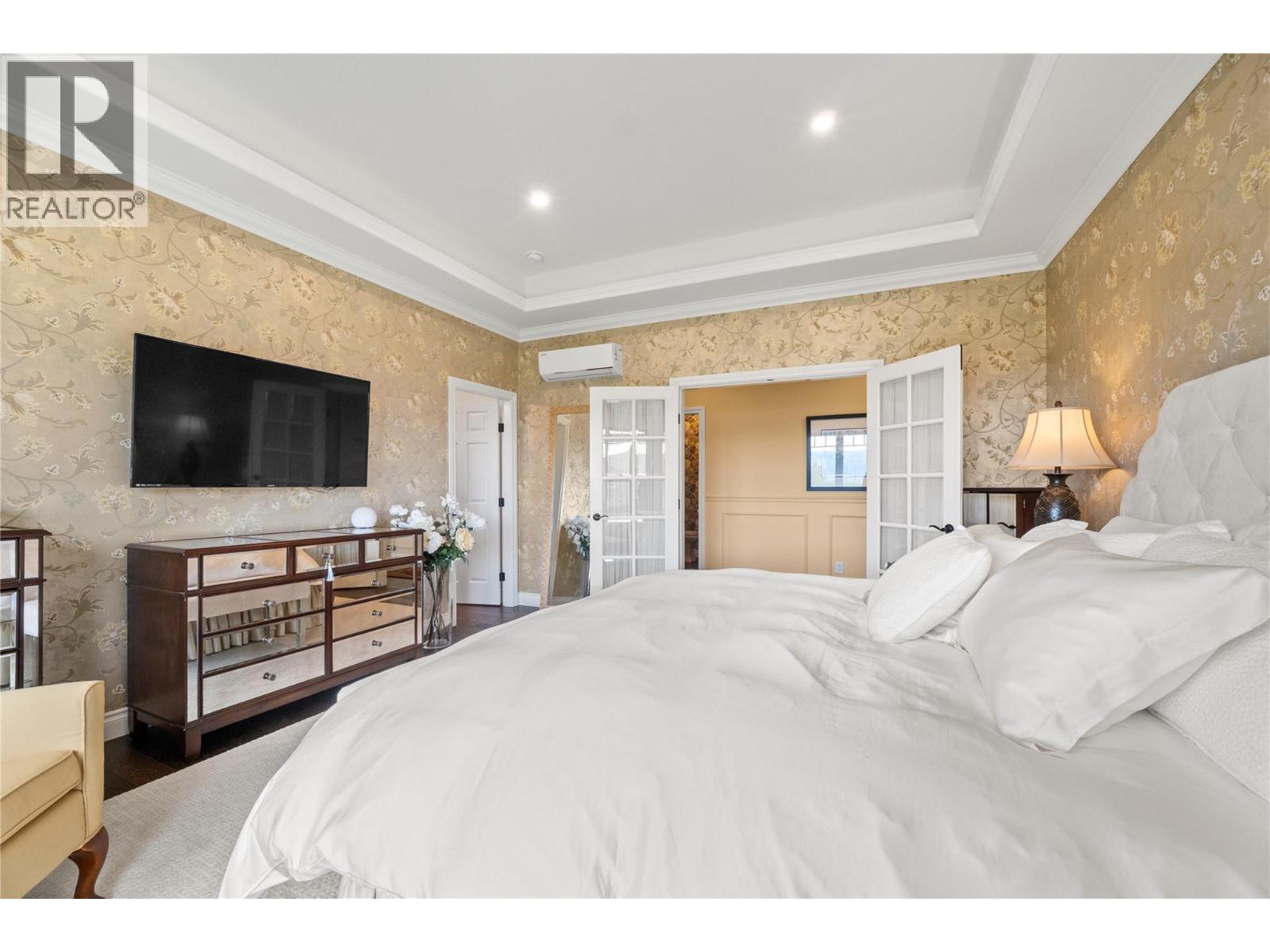 4680 56 Street NW - Image 38