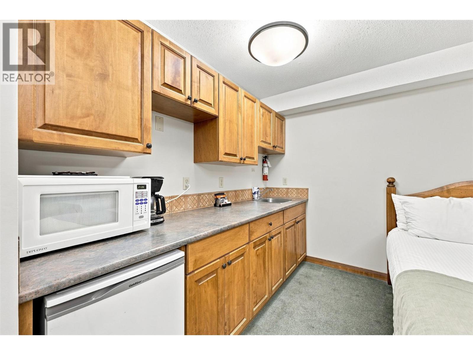 #331 3160 CREEKSIDE Way - 6