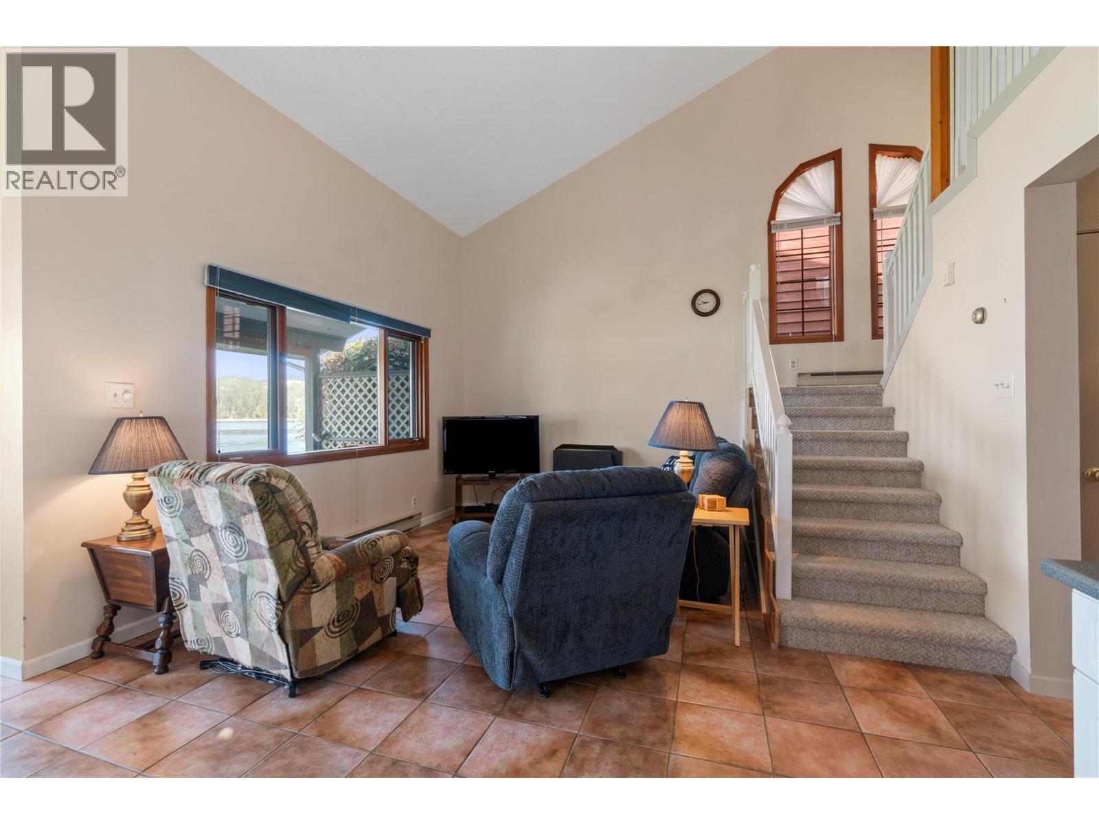 #4 6868 Squilax-Anglemont Road - 12