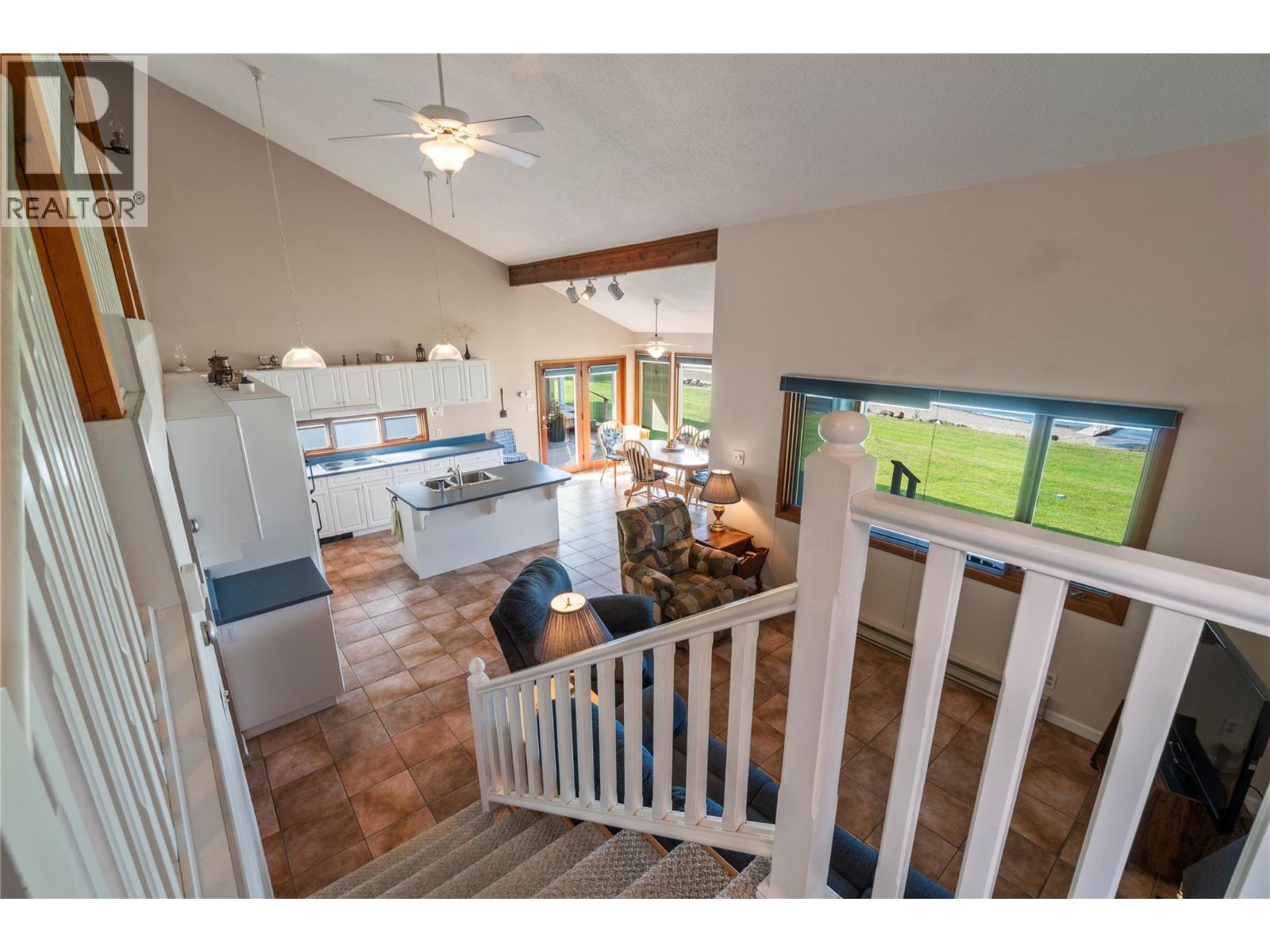#4 6868 Squilax-Anglemont Road - 17