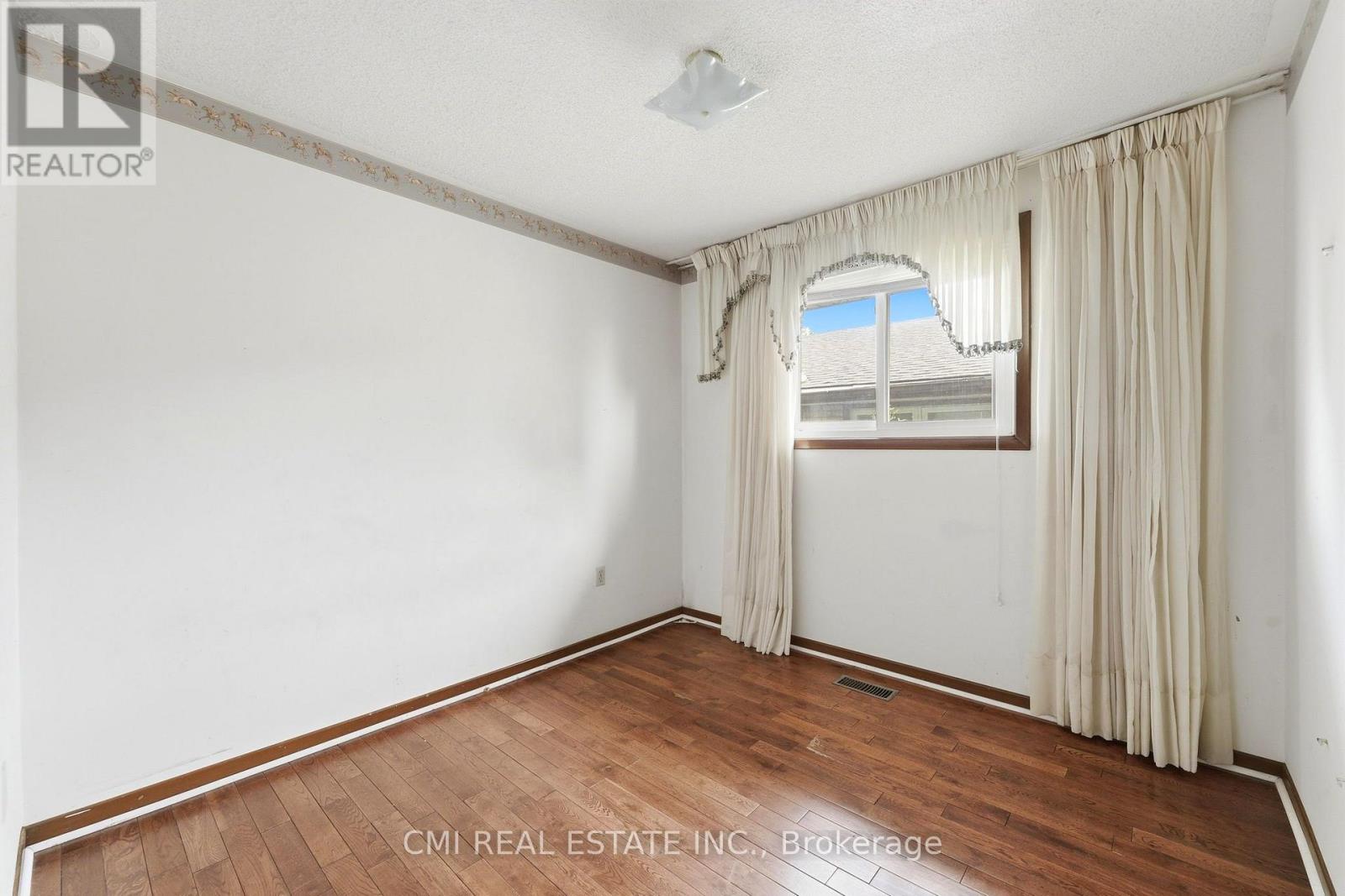 185 LAVINA CRESCENT - 26