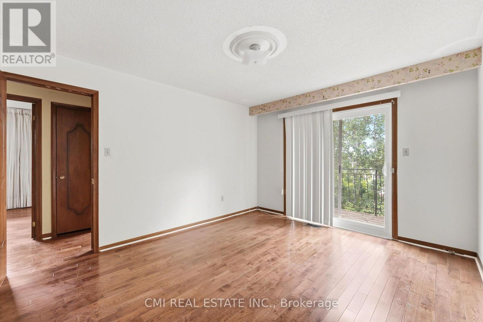 185 LAVINA CRESCENT - 32