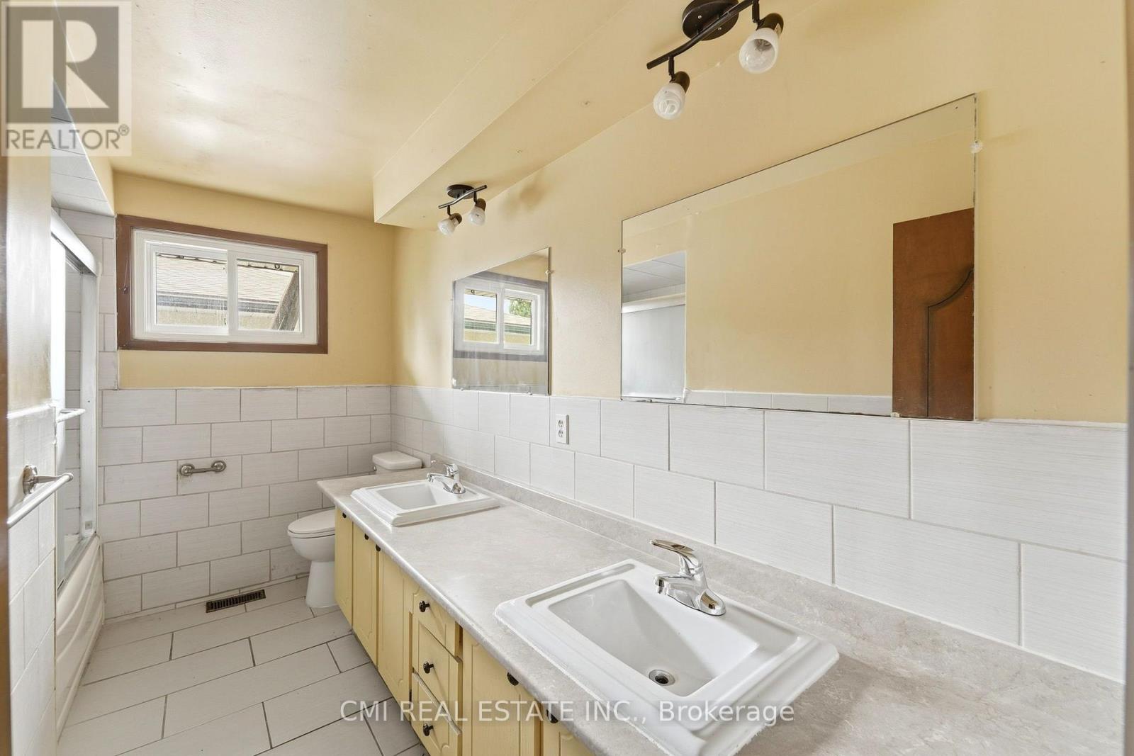 185 LAVINA CRESCENT - 33