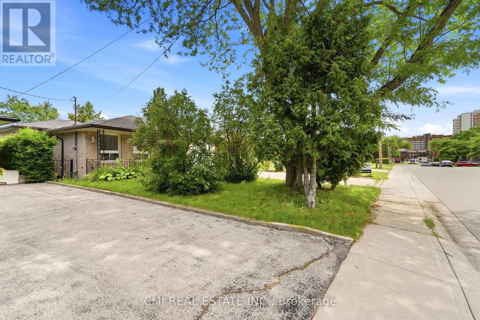 185 LAVINA CRESCENT - 4
