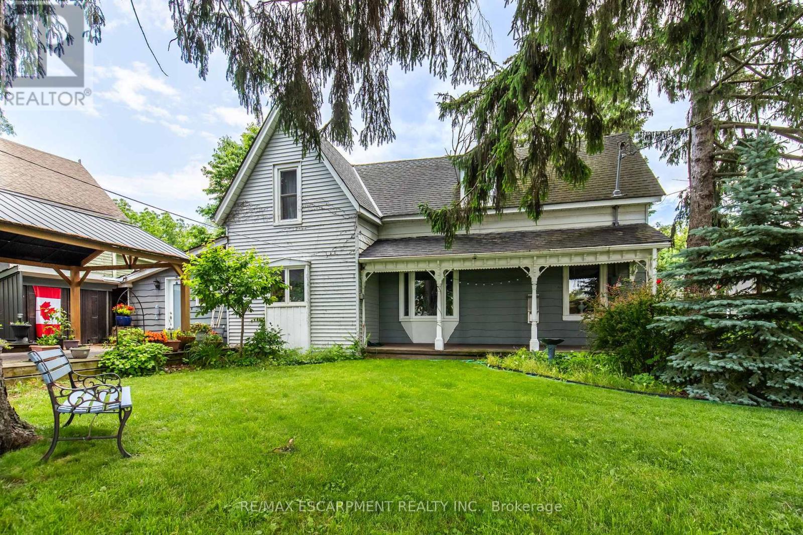 142 GRIFFIN STREET S - 2