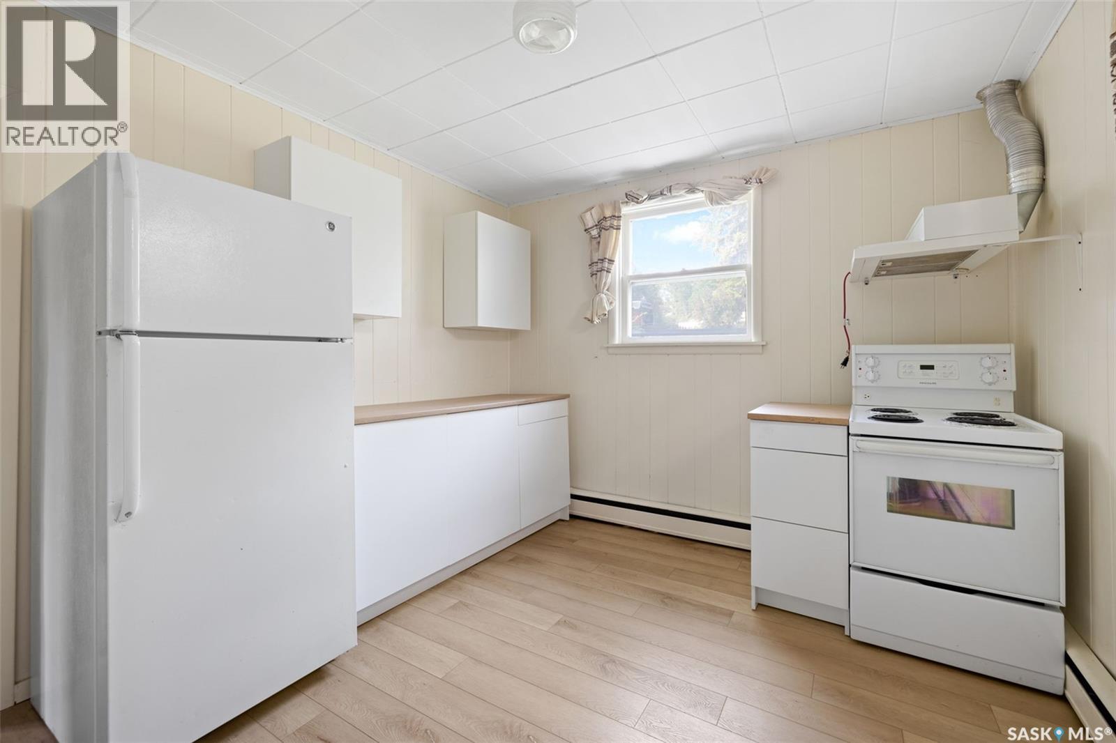 616 Broadway AVENUE E - 23