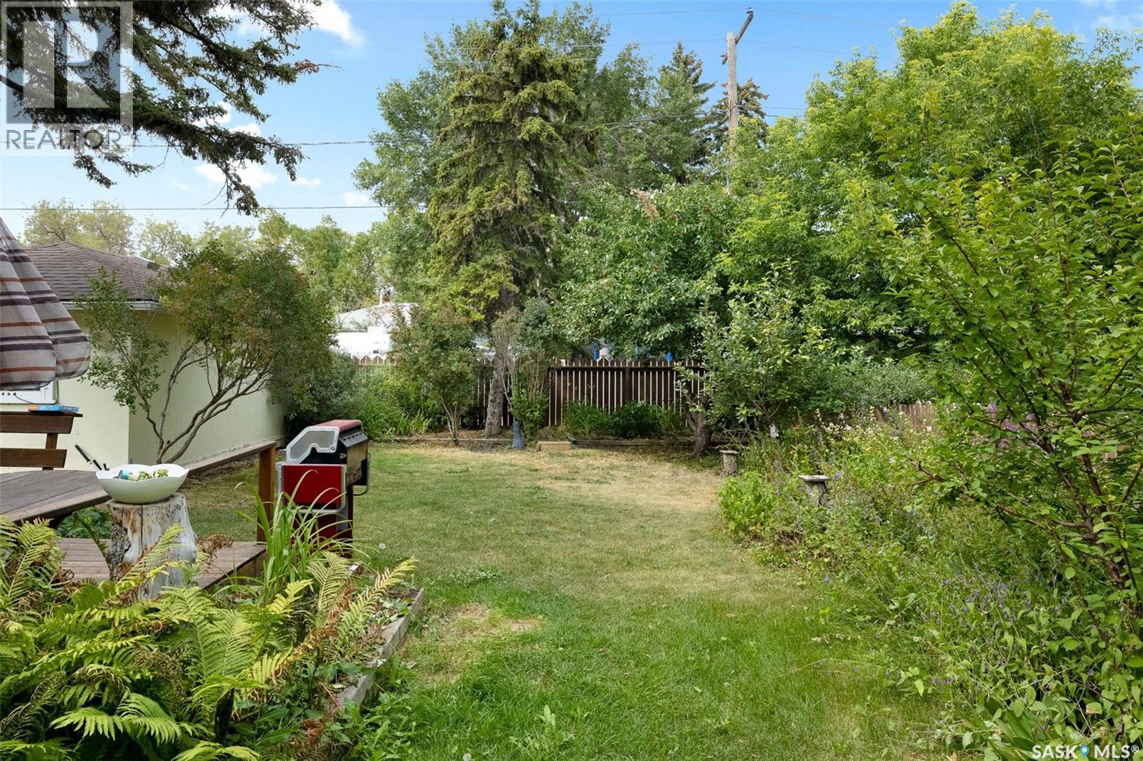 616 Broadway AVENUE E - Image 30