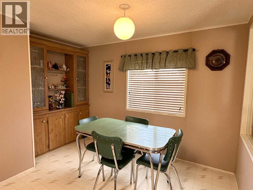 5242 46 Street - Photo 7