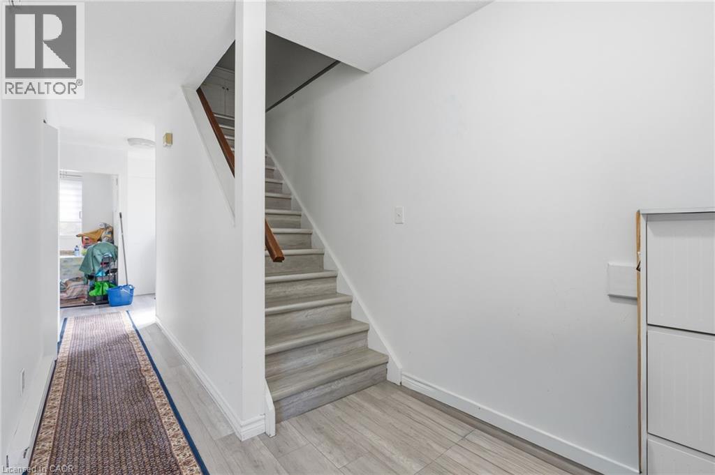 126 DINISON Crescent - Image 6