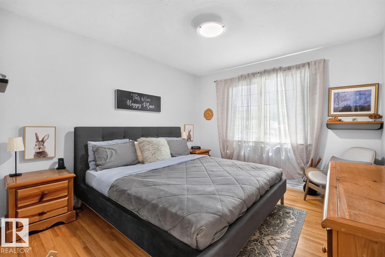 7724 97 Avenue NW - Photo 18