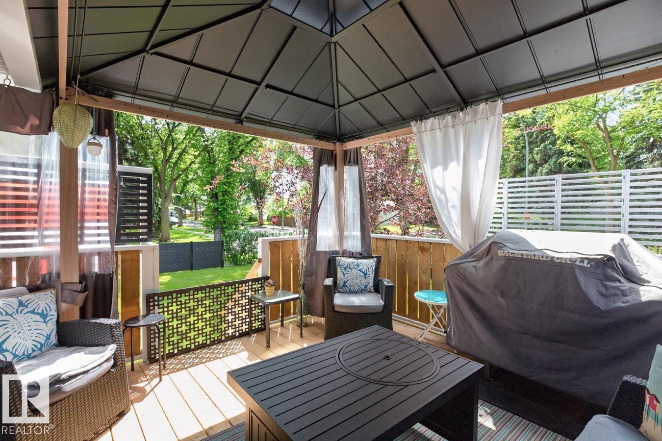 7724 97 Avenue NW - Photo 32