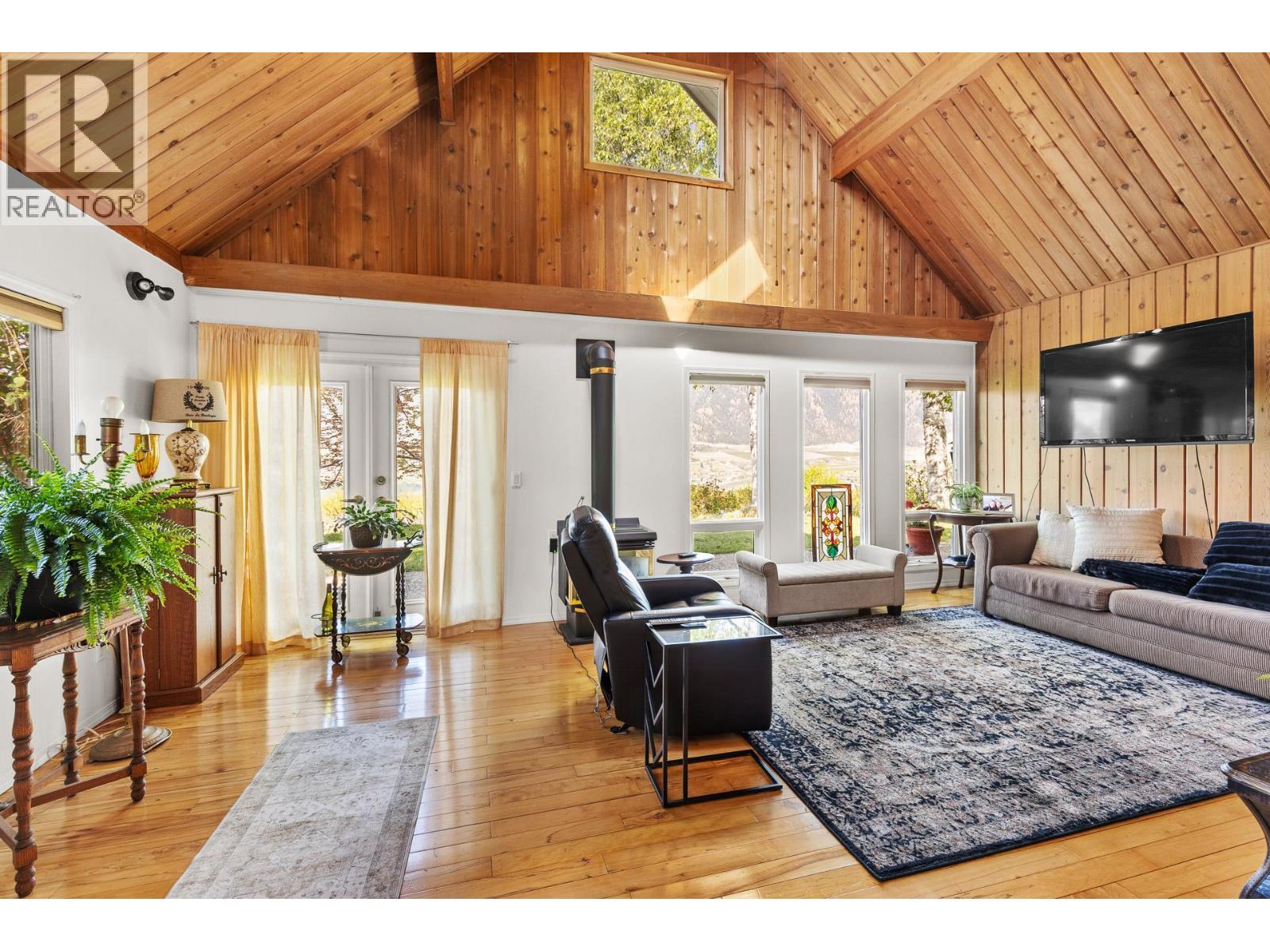 14924 Middle Bench Road, Lake Country