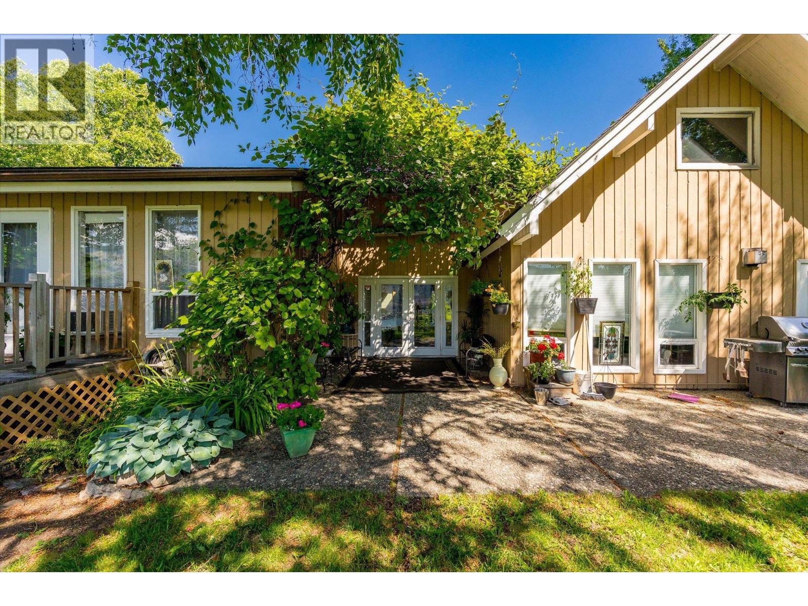 14924 Middle Bench Road, Lake Country