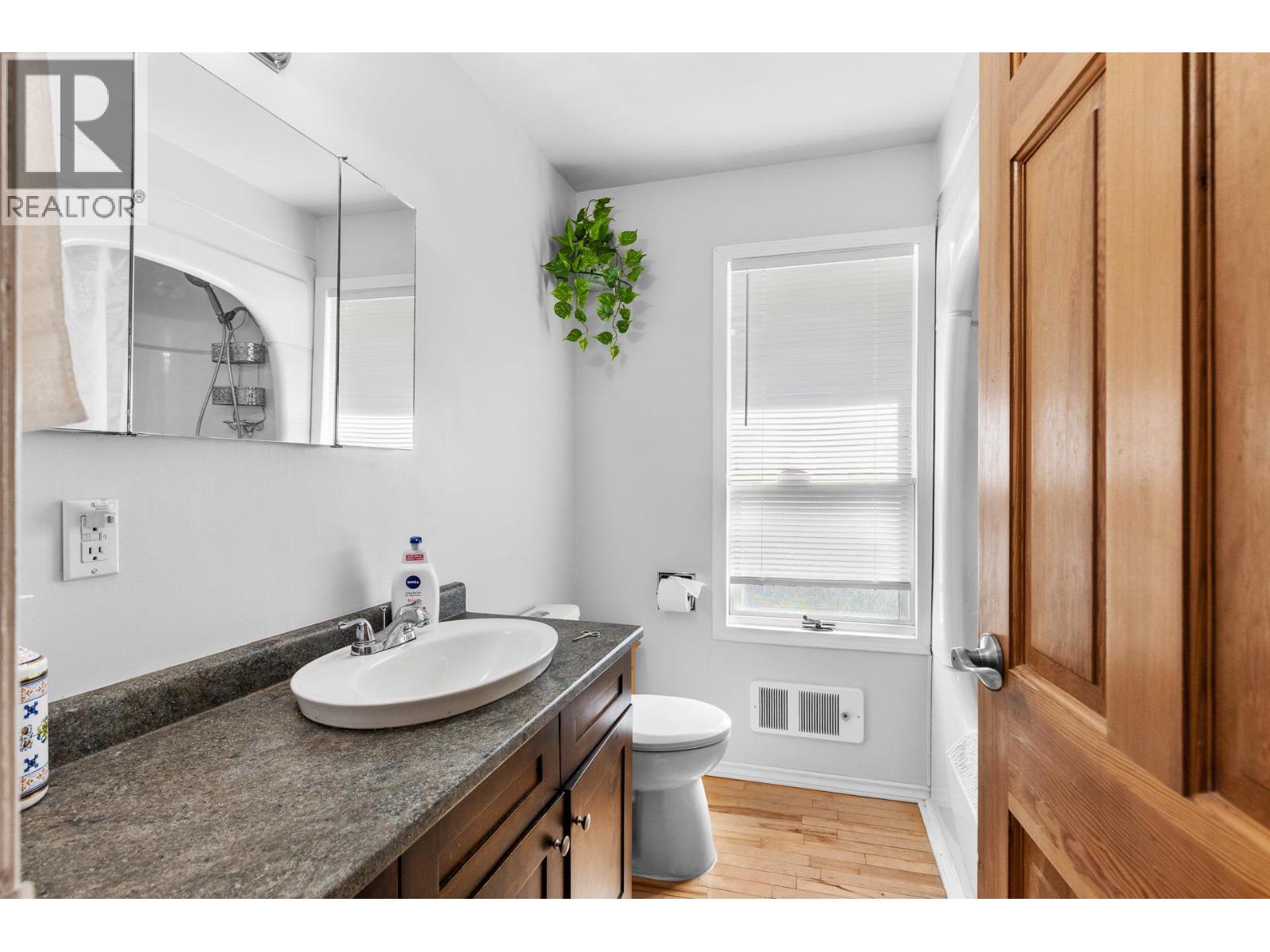 14924 Middle Bench Road, Lake Country