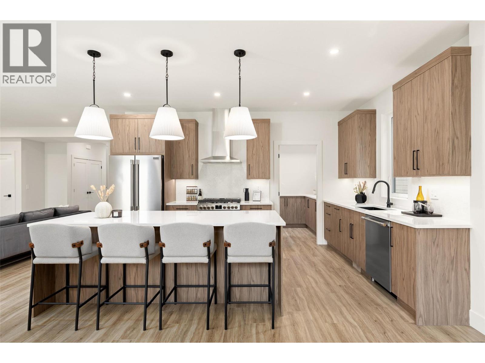 912 Bull Crescent - 9