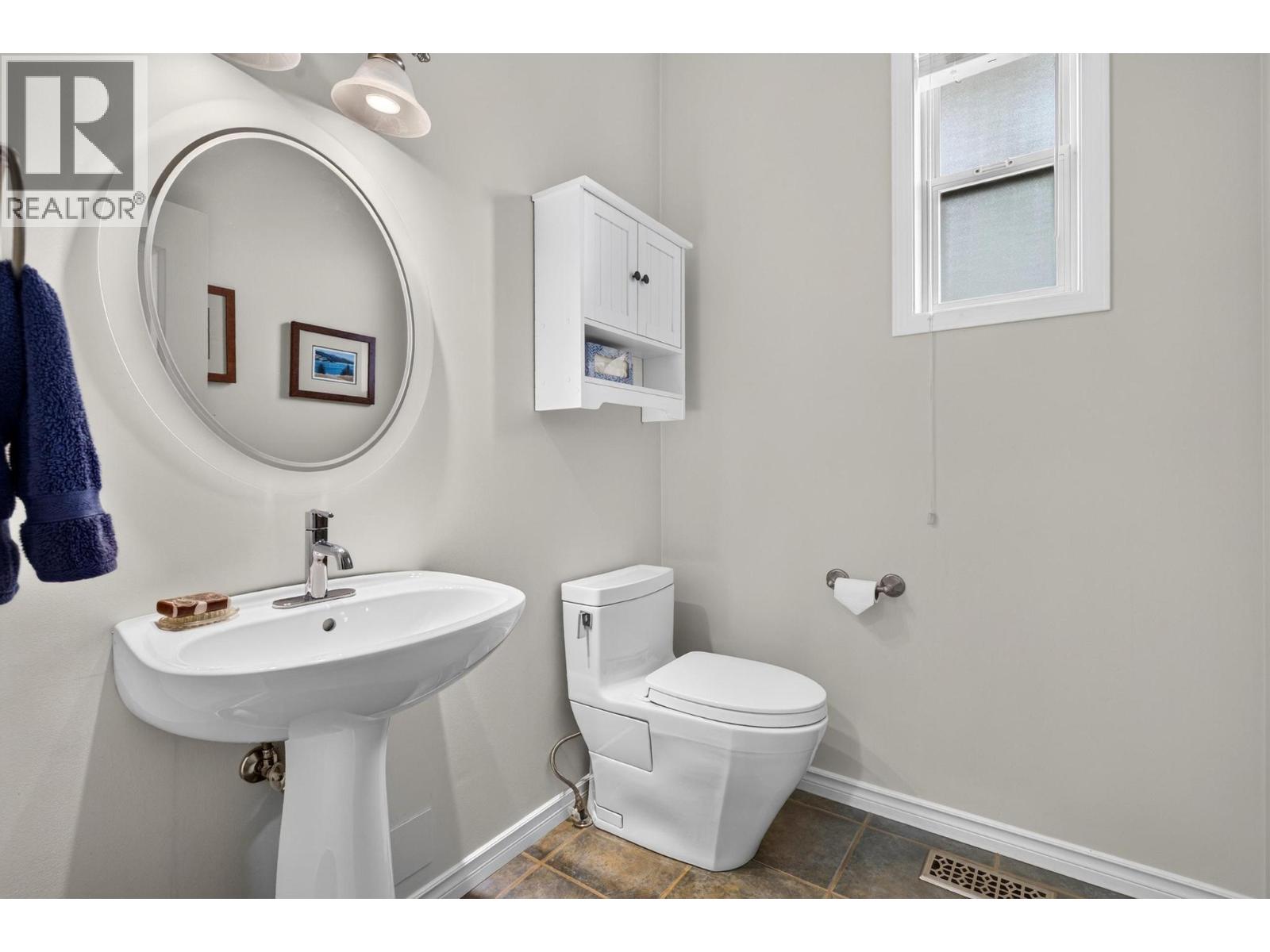 3 2213 Waddington Court, Kelowna