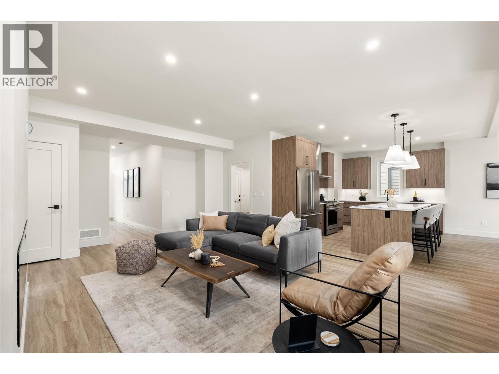 912 Bull Crescent - 8