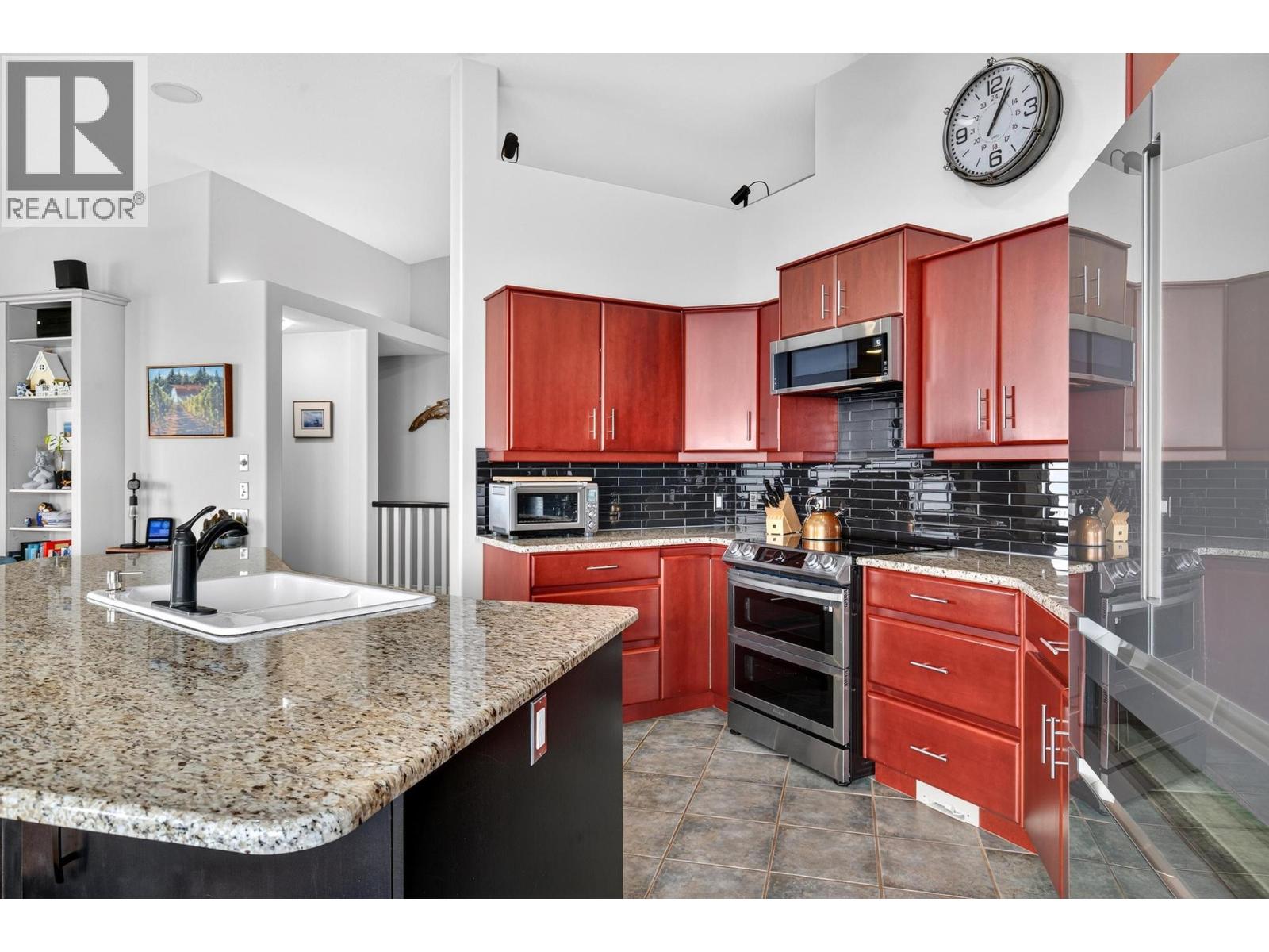 3 2213 Waddington Court, Kelowna