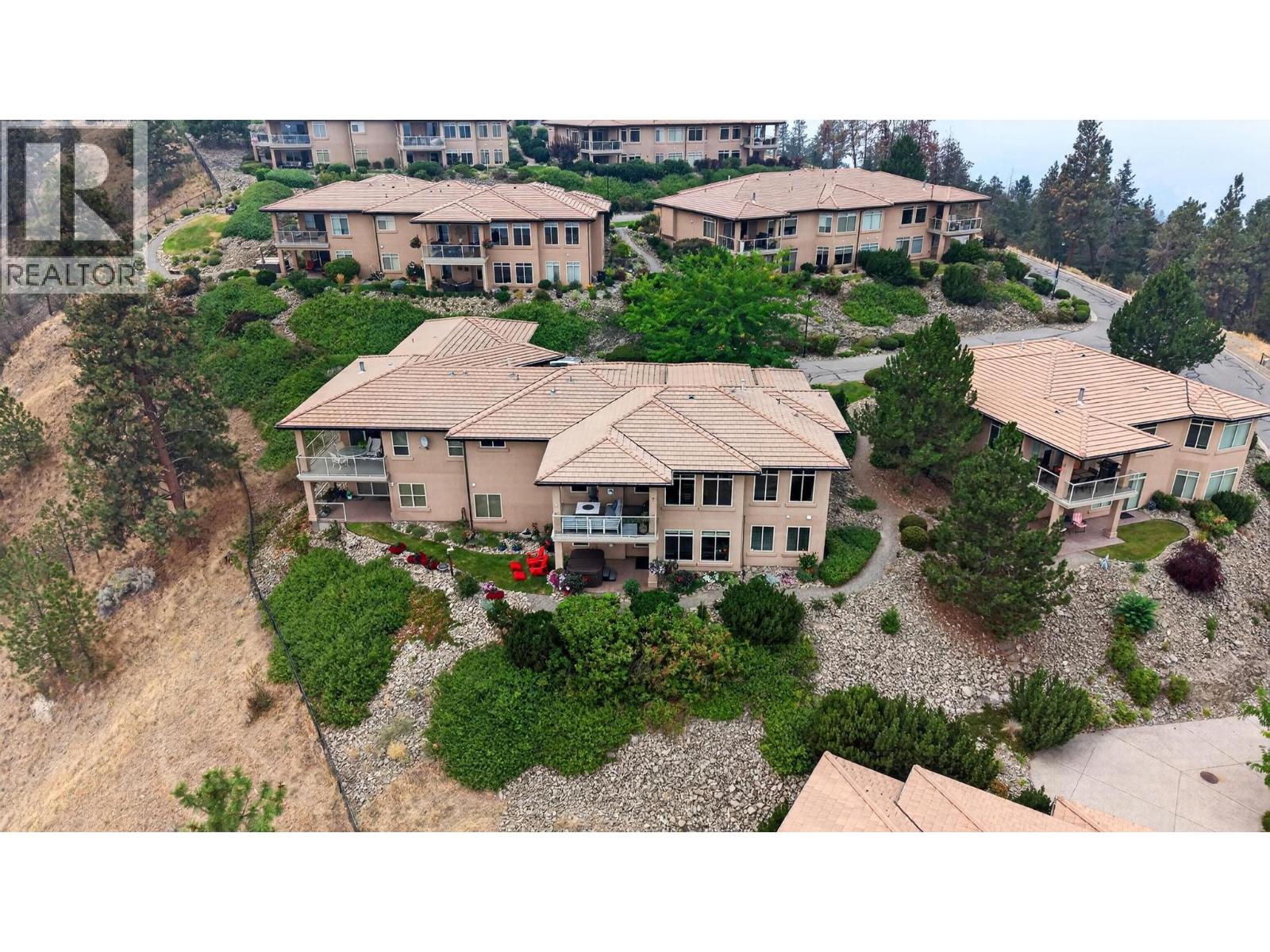 #3 2213 Waddington Court - 49