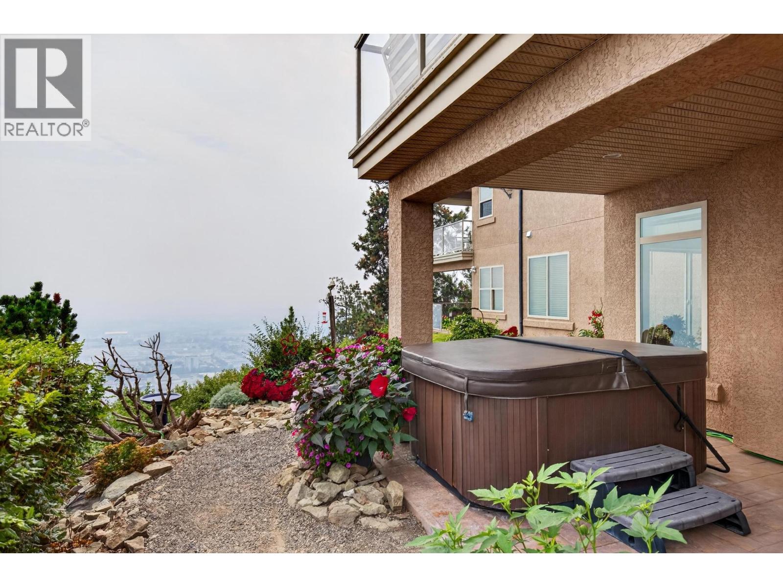 3 2213 Waddington Court, Kelowna
