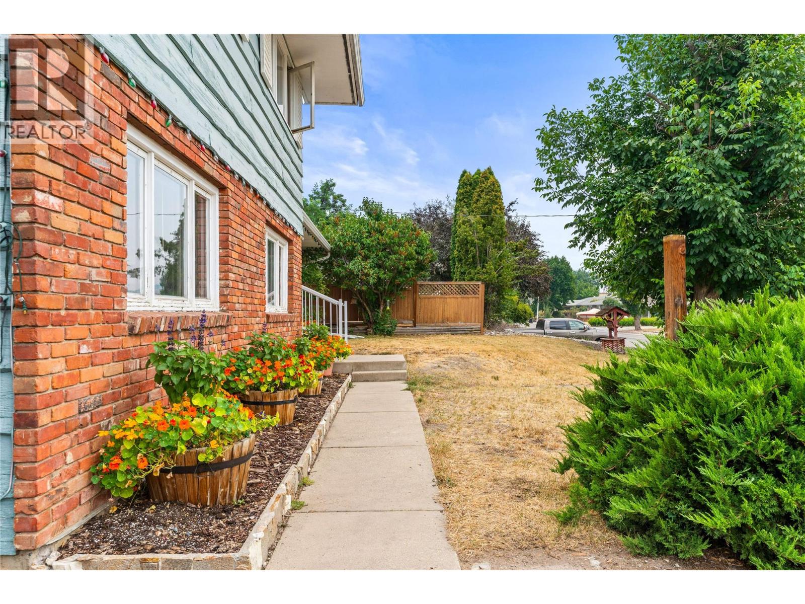 2203 23 Avenue - 6