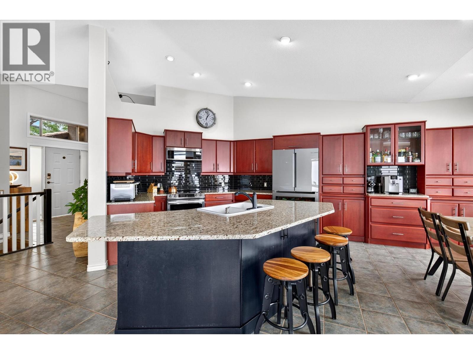 3 2213 Waddington Court, Kelowna