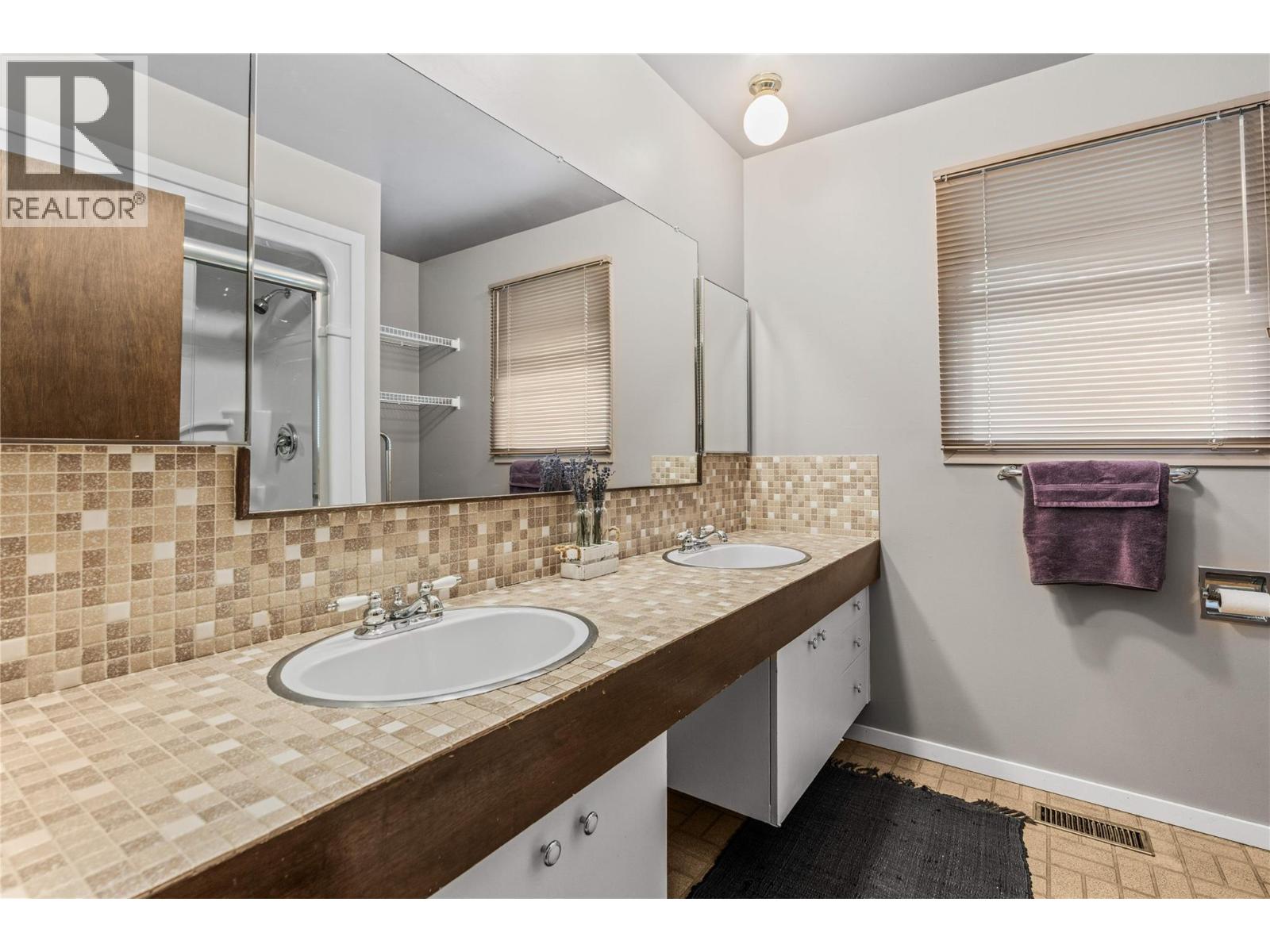2203 23 Avenue - 51