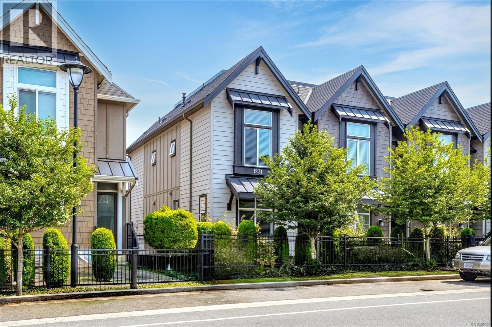 1231 Flint Ave - 1