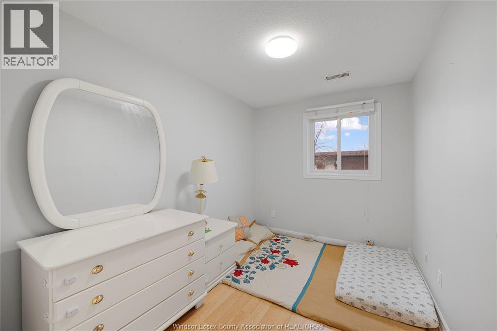 6384 THORNBERRY CRESCENT - Image 16