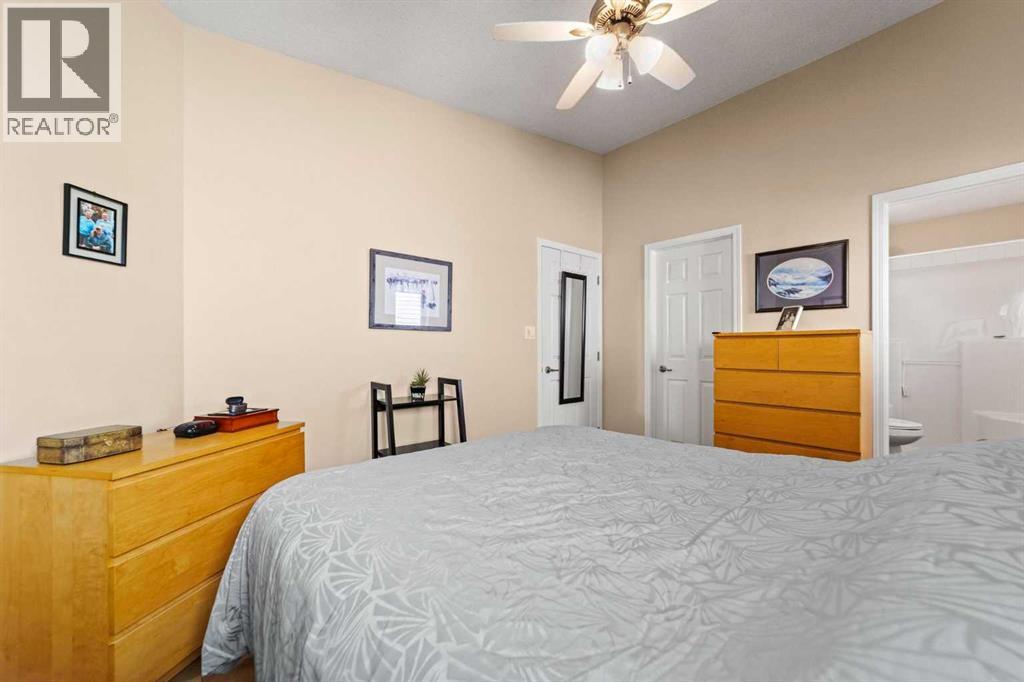 4512 71 Close - Photo 16