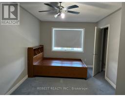 18 Village Lake Crescent, Brampton, ON L6S6K2 Photo 10