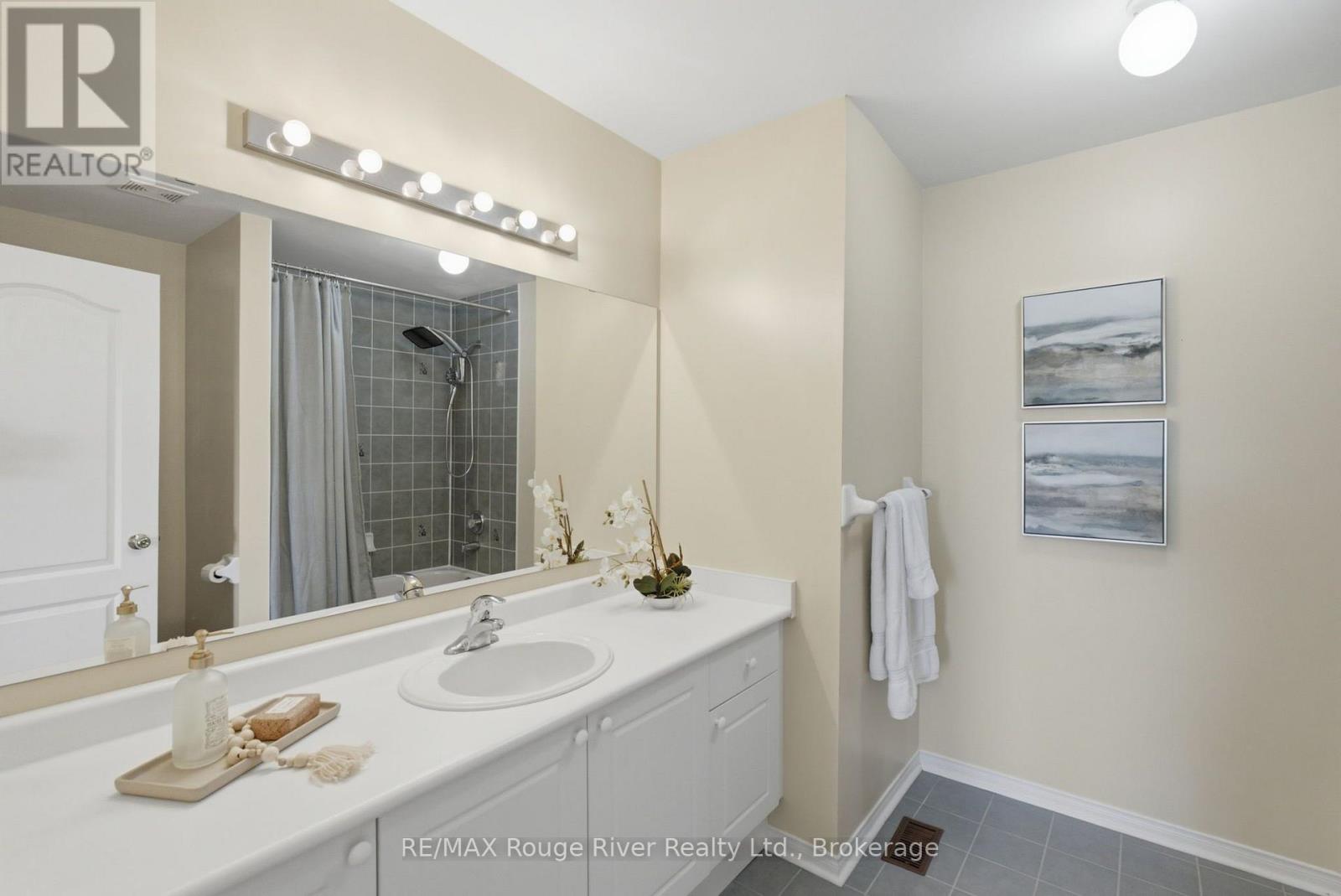 16 PLANTATION COURT - Image 31