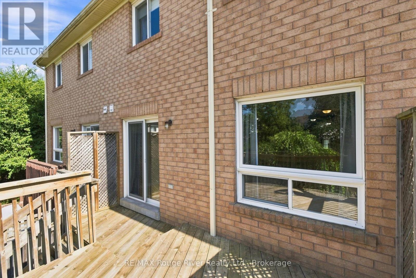 16 PLANTATION COURT - 35