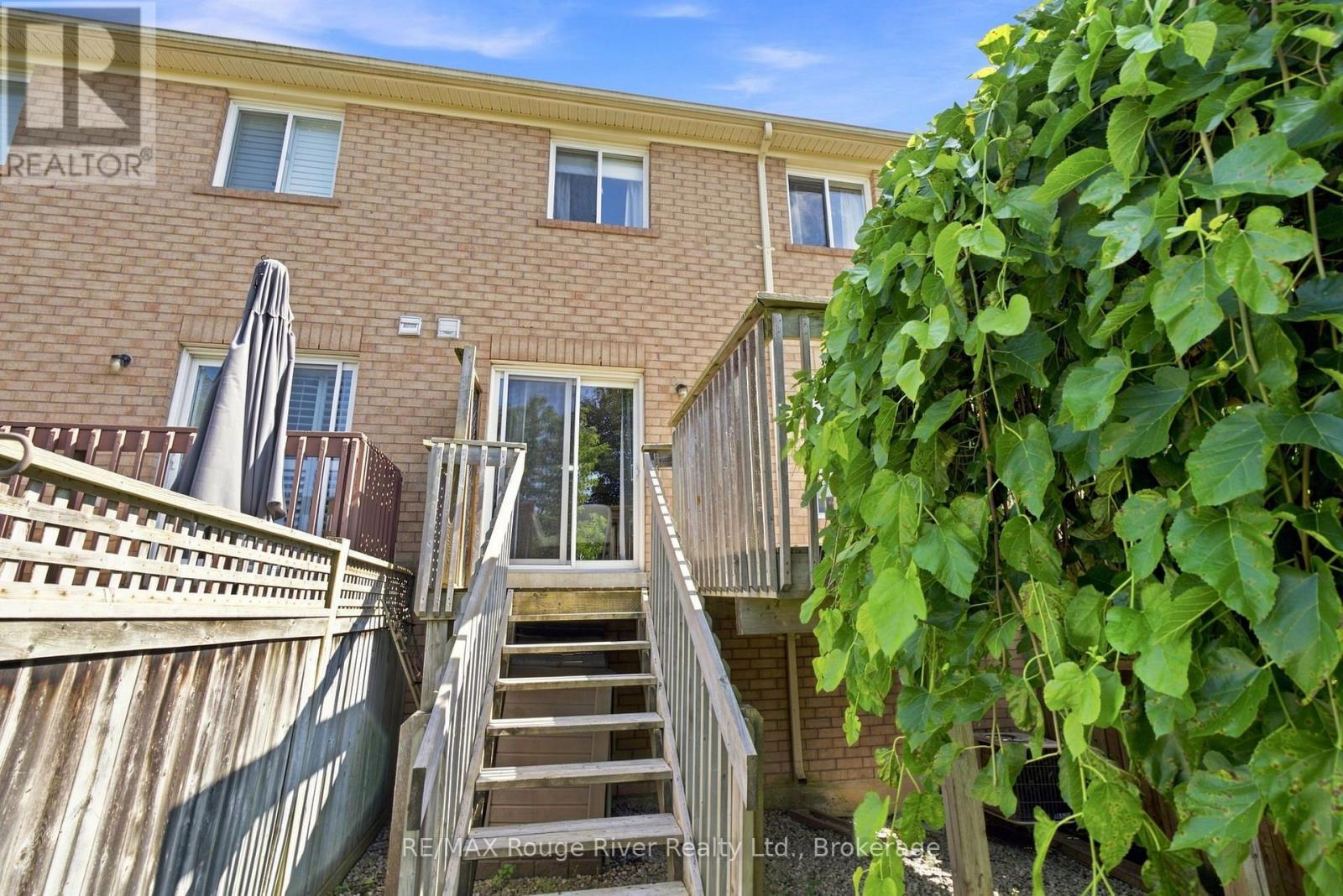 16 PLANTATION COURT - 40