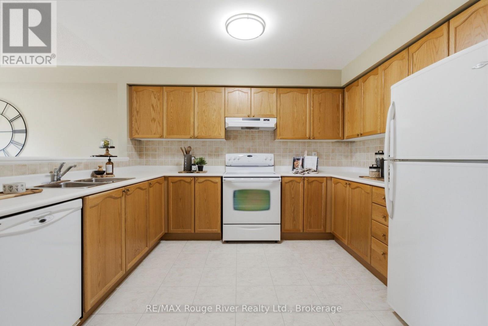 16 PLANTATION COURT - Image 8