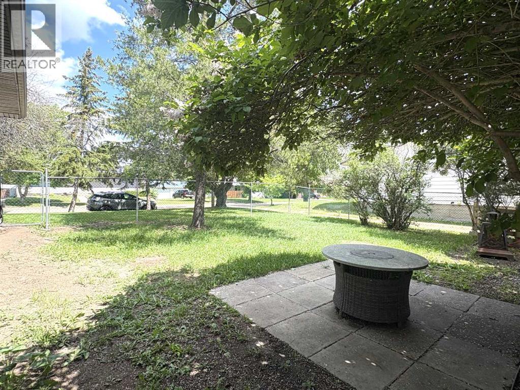 4812 47 Avenue - Photo 6