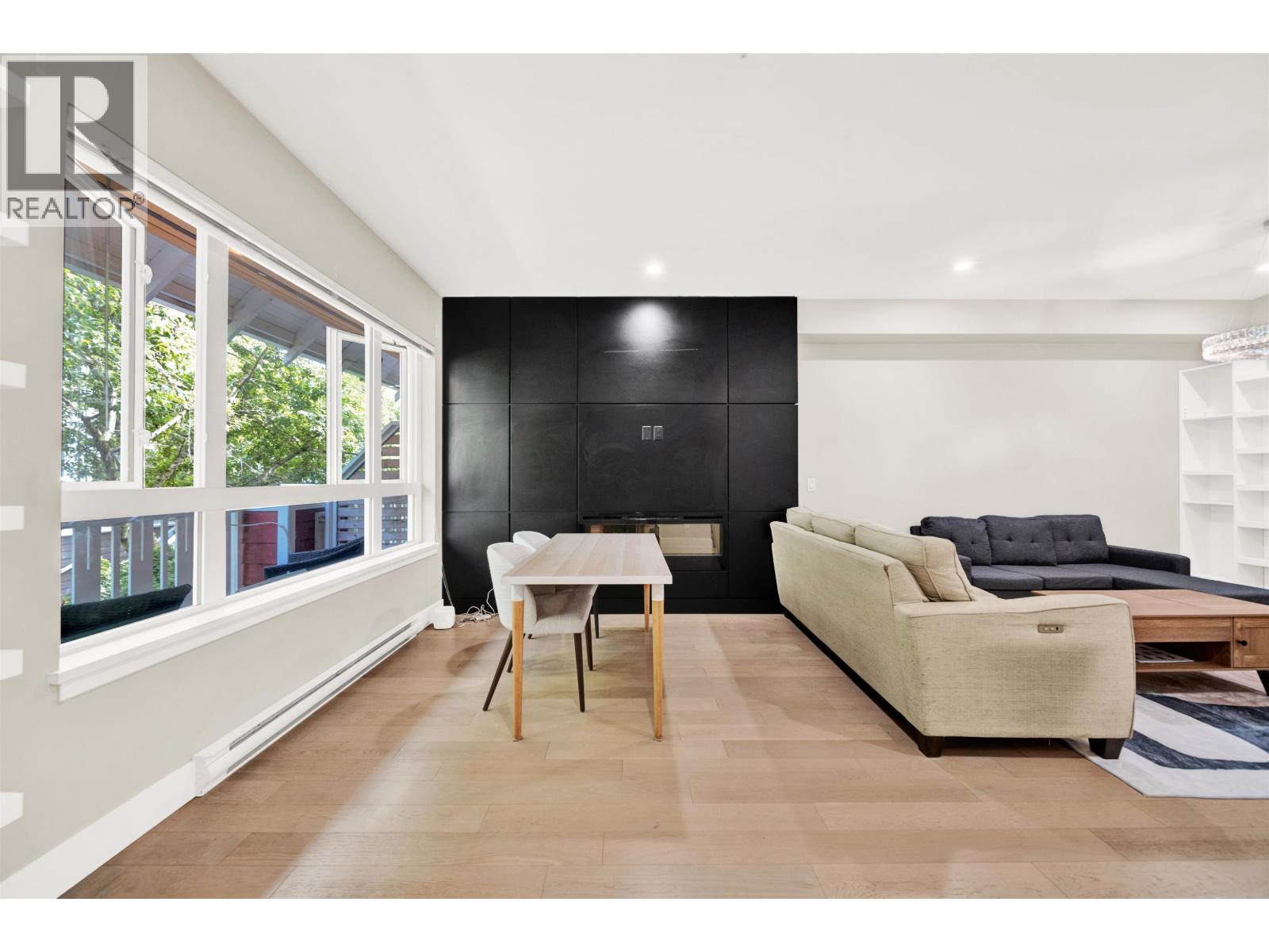 4 218 CAMATA STREET, New Westminster