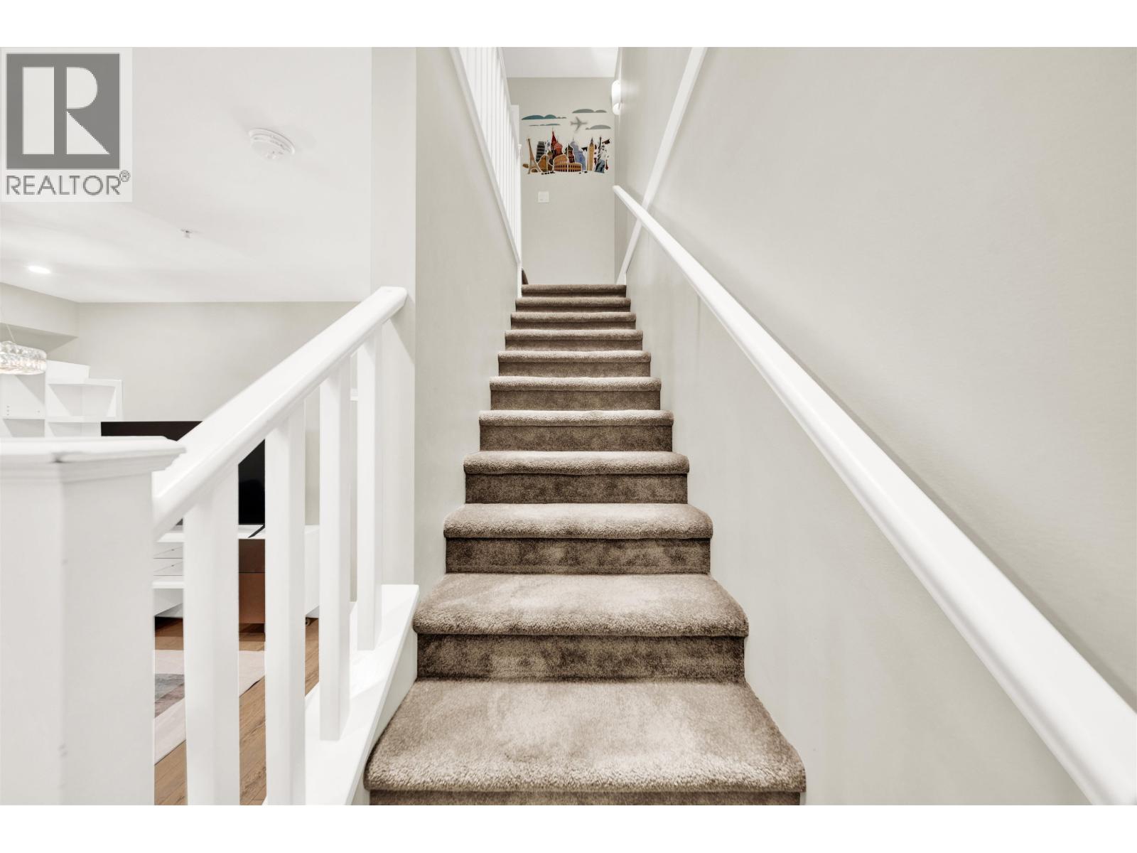 4 218 CAMATA STREET, New Westminster