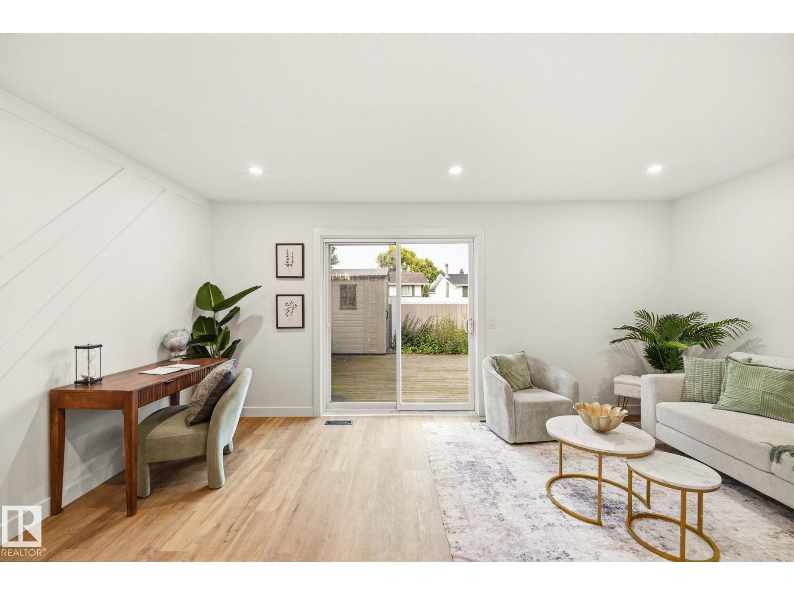 125 WOODBOROUGH Way NW