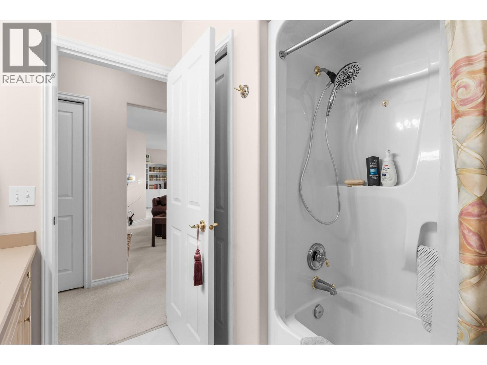 4400 Gallaghers Drive E, Kelowna
