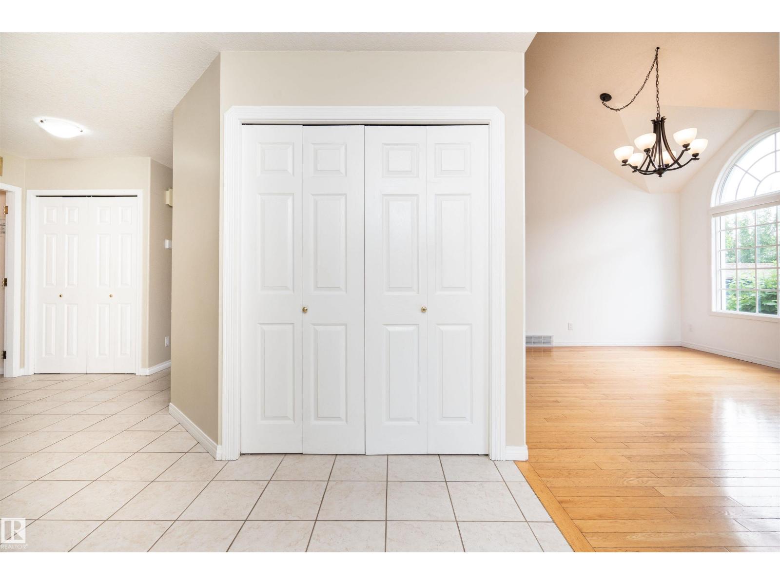 3811 44 ST NW - 22