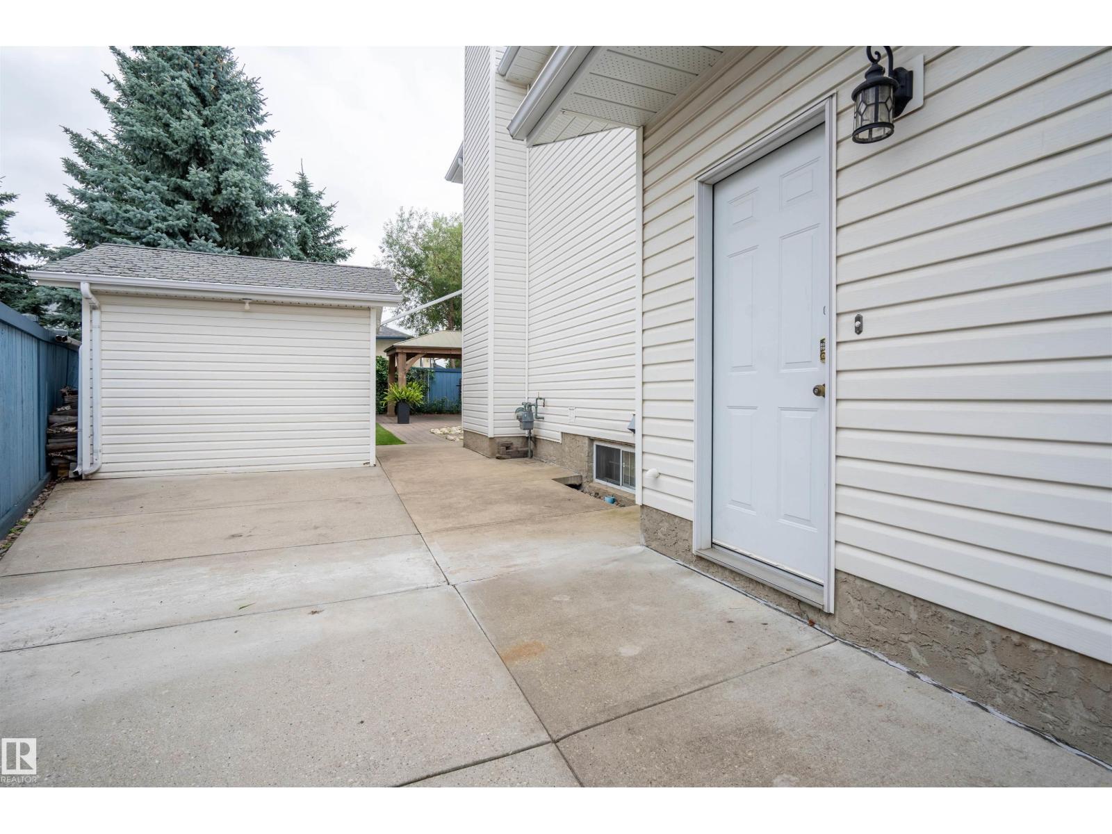 3811 44 Street NW - Photo 45